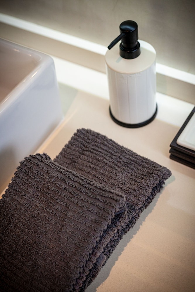 Room fully equipped Spa and gym free