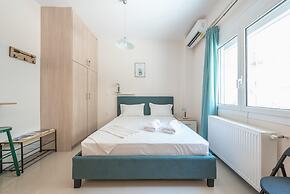 Cozy Acropolis Studio by Cloudkeys