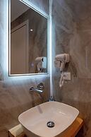 Monel Hotel