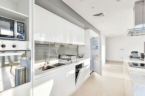 Luxury 2BR - Awesome Views - Ain Dubai