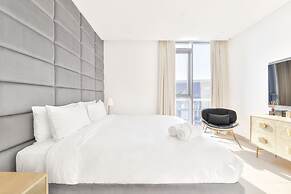 Luxury 2BR - Awesome Views - Ain Dubai