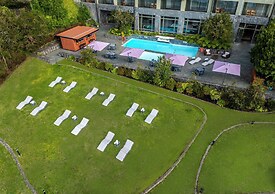 Park Lake Luxury Hotel