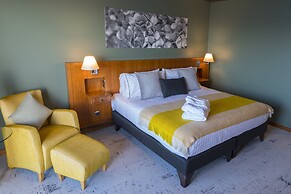 Park Lake Luxury Hotel