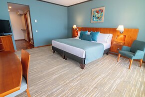 Park Lake Luxury Hotel