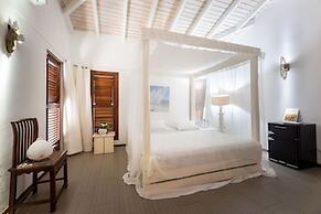 Beautiful Villa With Pool Near the Beach for Groups