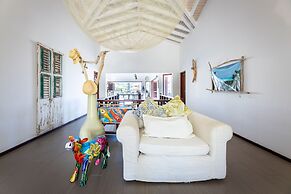 Beautiful Villa With Pool Near the Beach for Groups