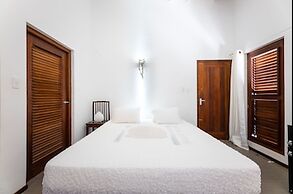 Beautiful Villa With Pool Near the Beach for Groups