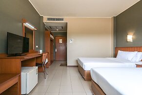Rattana Park Hotel