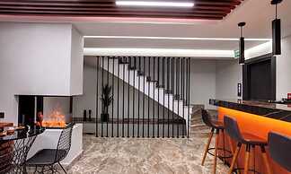 Room-luxury Suite Hotel Room