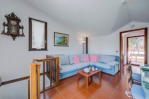 Villa Breezy Way - Among Greenery