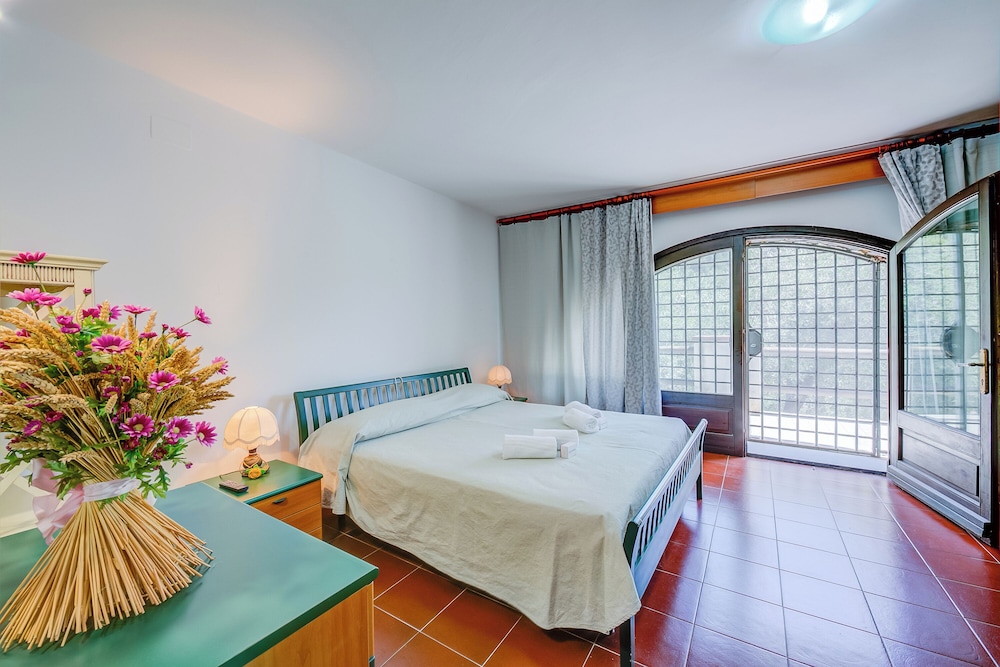 Villa Breezy Way - Among Greenery