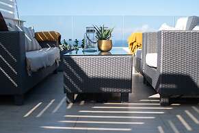Pool Penthouse