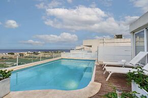 Pool Penthouse