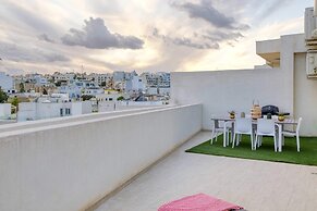 Pool Penthouse