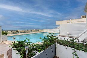 Pool Penthouse