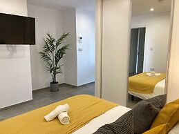 E1 Suites & Spa