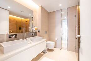 Spectacular 3BR plus 1 - DUBAI EYE view