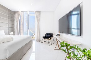 Spectacular 3BR plus 1 - DUBAI EYE view