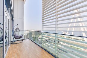 Spectacular 3BR plus 1 - DUBAI EYE view