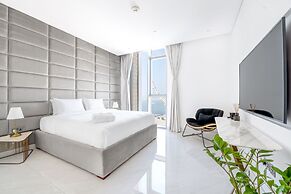 Spectacular 3BR plus 1 - DUBAI EYE view