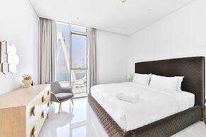 Spectacular 3BR plus 1 - DUBAI EYE view