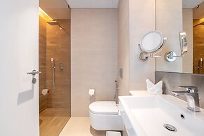 Spectacular 3BR plus 1 - DUBAI EYE view