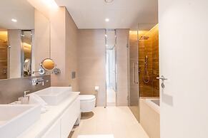Spectacular 3BR plus 1 - DUBAI EYE view