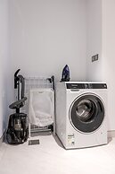 Spectacular 3BR plus 1 - DUBAI EYE view