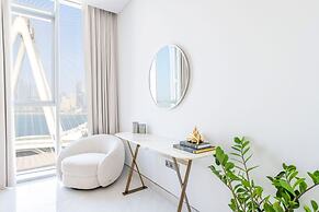 Spectacular 3BR plus 1 - DUBAI EYE view