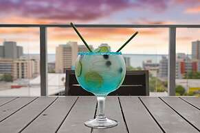 ZEN OCEAN BLISS - 2BR  Cozy Apt Sea View
