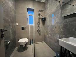 ROJ SUITE