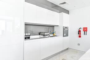 Luxury Beachfront 2BR w Stunning SeaView