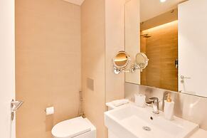 Luxury Beachfront 2BR w Stunning SeaView
