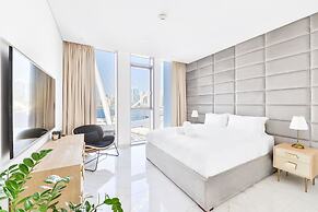 Luxury Beachfront 2BR w Stunning SeaView