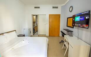 Marina Crown Hostel for Girls