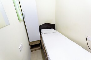 Marina Crown Hostel for Girls