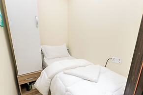 Marina Crown Hostel for Girls