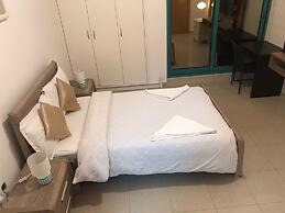 Marina Crown Hostel for Girls