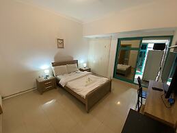 Marina Crown Hostel for Girls