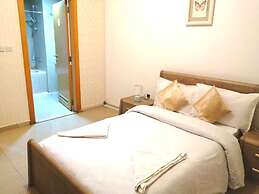 Marina Crown Hostel for Girls