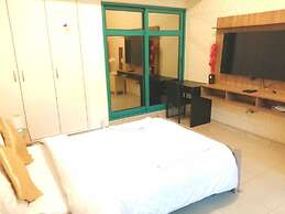 Marina Crown Hostel for Girls