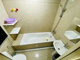 Marina Crown Hostel for Girls