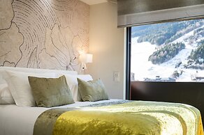 THE MIRROR & SPA by Elegant Residences