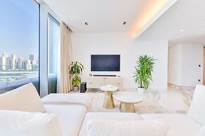 Lavish & Equipped 2 BR Facing Ain Dubai