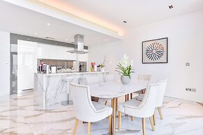 Lavish & Equipped 2 BR Facing Ain Dubai