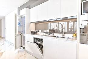 Lavish & Equipped 2 BR Facing Ain Dubai