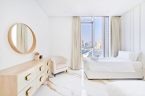 Lavish & Equipped 2 BR Facing Ain Dubai