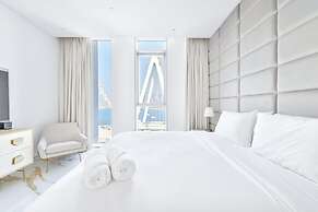 Lavish & Equipped 2 BR Facing Ain Dubai