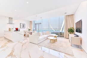 Lavish & Equipped 2 BR Facing Ain Dubai