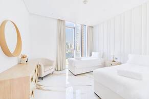 Lavish & Equipped 2 BR Facing Ain Dubai